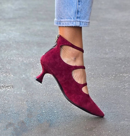 Adriana | Decollete With Straps And Low Heel